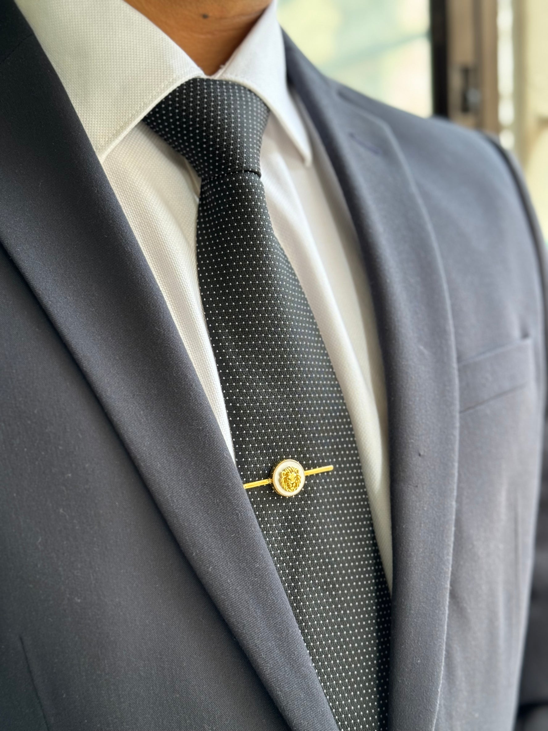 OG Lion tie pin