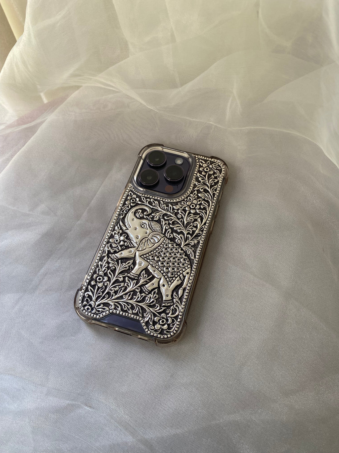 Silver Mobile/Phone Cover