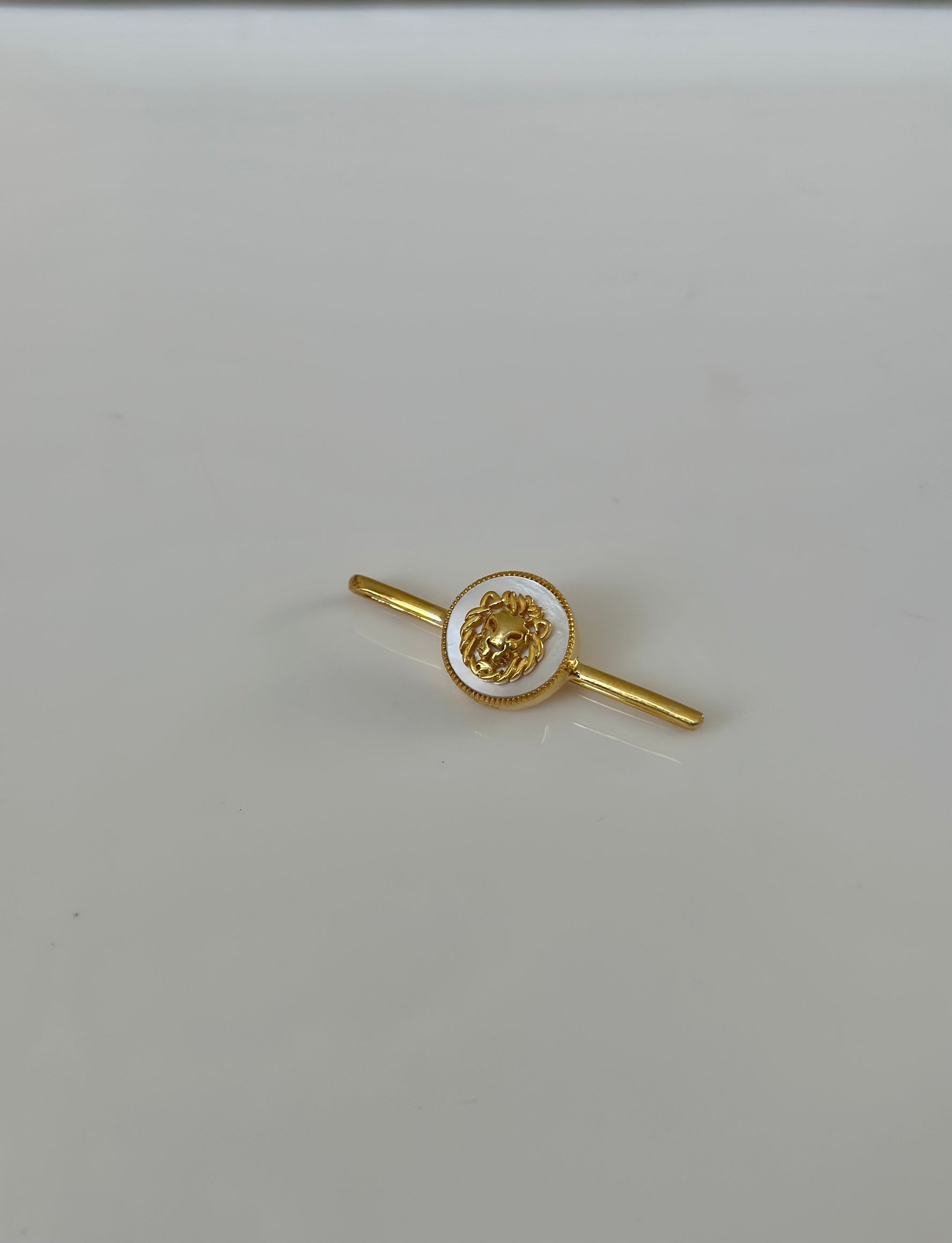 OG Lion tie pin