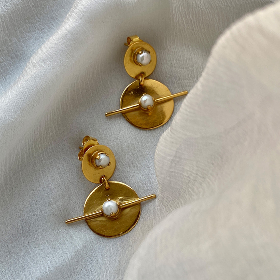 Riley Pearl Earrings