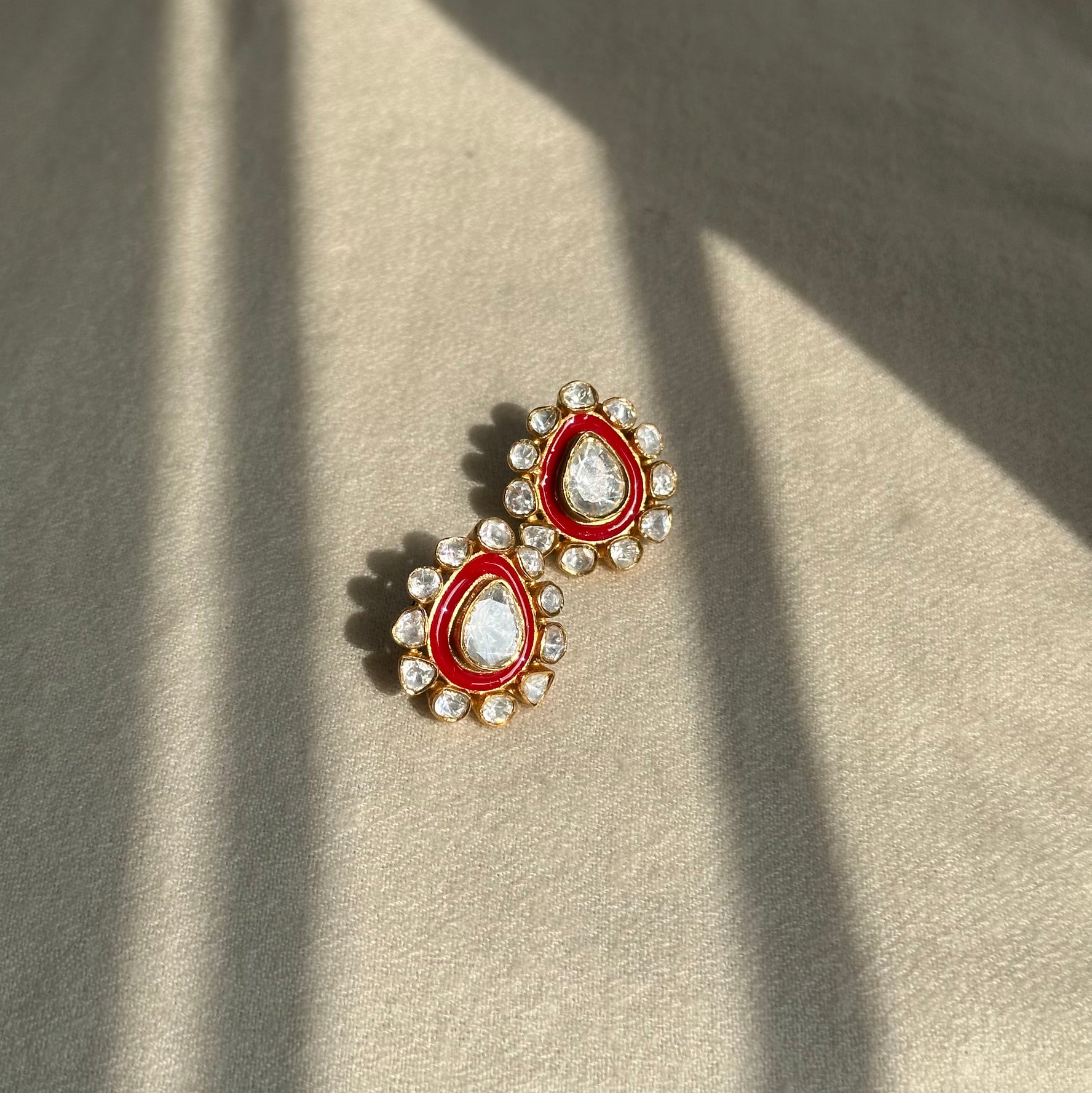 Hema Studs